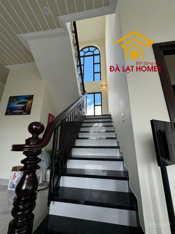 Bán căn biệt thự nghỉ dưỡng ngay gần thung lũng tình yêu