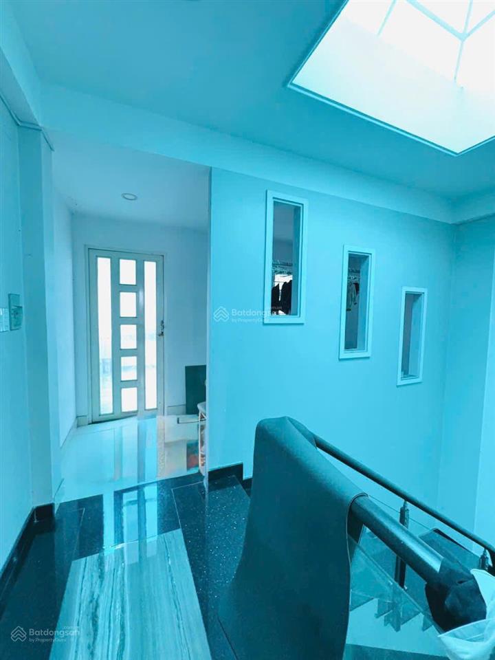 Nhà đẹp khu phân lô sát phạm văn đồng, p13 bình thạnh 4.5x19m, trệt 2 lầu st