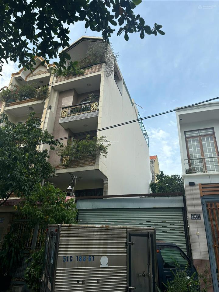 Bán lô đất ngay vuông đẹp 4x15m sát bên trường đại học hutech, xe hơi tận cửa giá 9 tỷ