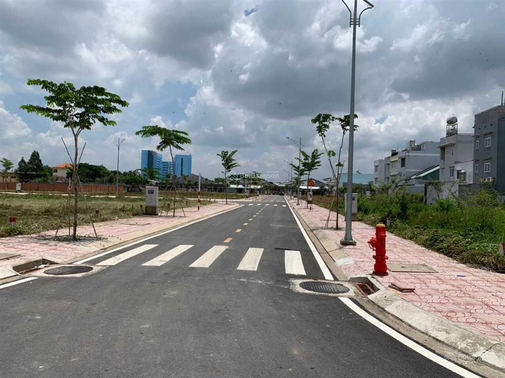 Cần ra gắp lô đất 120m2, khu dân cư xuân thới đông, giá 38tr/m2, thương lượng