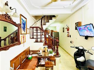 Phạm ngọc thạch 36m2 ,lô góc 2 thoáng, gần phố, ngõ ba gác thông, nhà dân xây mới, full đồ