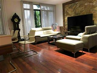 Biệt thự 240m2 mặt hồ vinhomes thăng long giá 25 chỉ triệu/tháng
