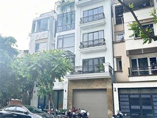 Bán nhà 655 lạc long quân, 100m2 x 5t thang máy, ngõ vip hơn phố, thiết kế sang trọng, gara oto