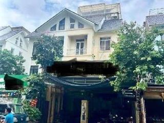 Nhà cũ bán đất, tô ngọc vân, 122m2 x 2t x mt 6m, lô góc, ngõ thông hồ tây, 3 oto tránh