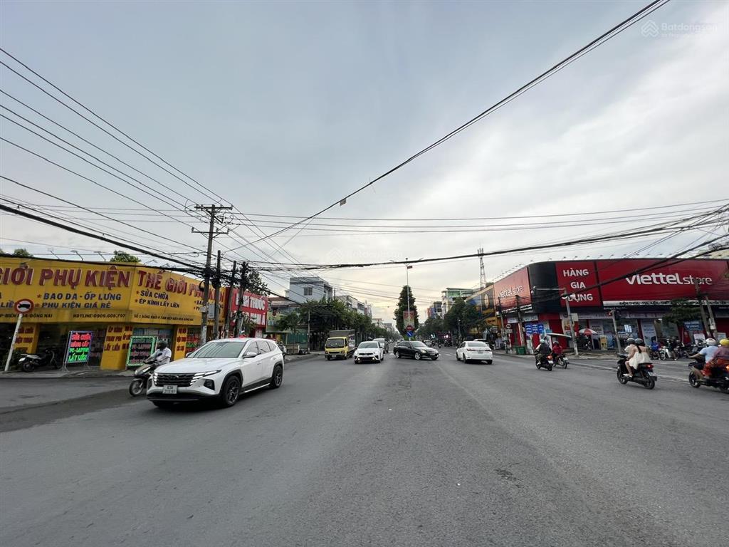 Mặt tiền đồng khởi  tân hiệp, vị trí đẹp đang có dòng tiền sẵn 65 triệu/ th, 8.4x24= 202m2