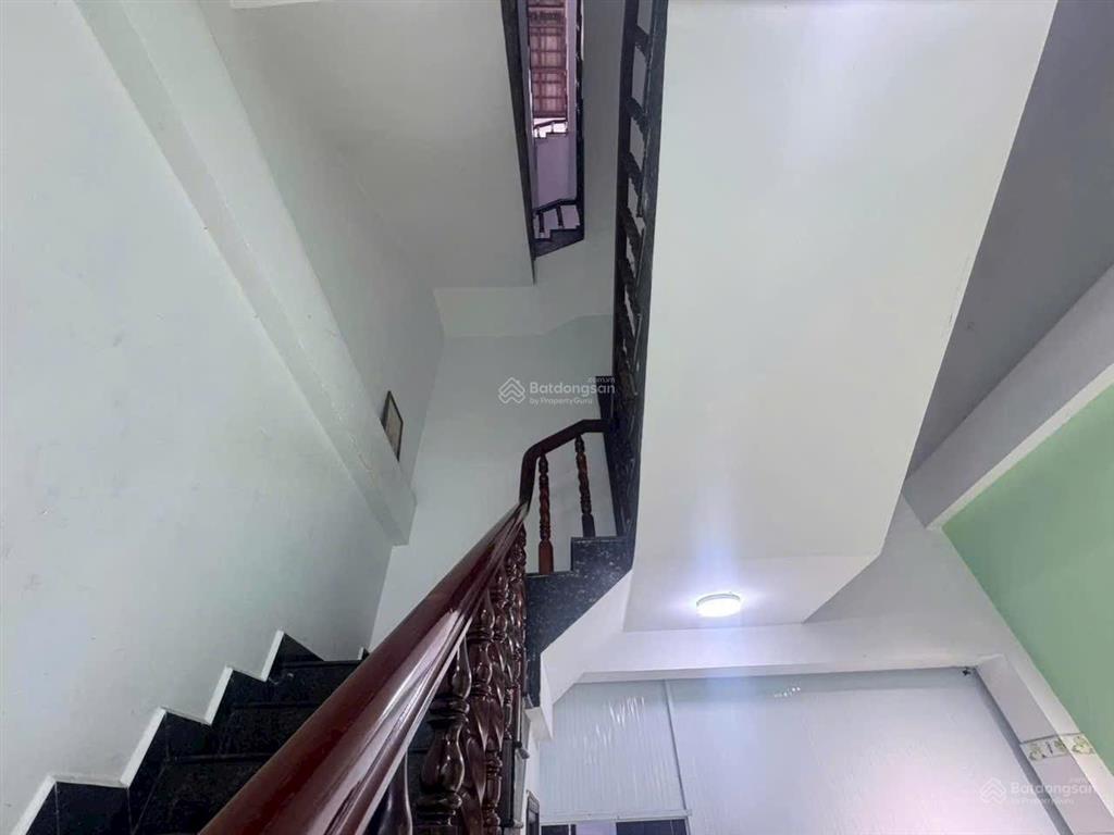 Bán nhà mặt tiền đường đồng khởi biên hoà, ngay ngã 4 đại học đồng nai, 4,2 x 24 nhà 4 tầng, 1 tum