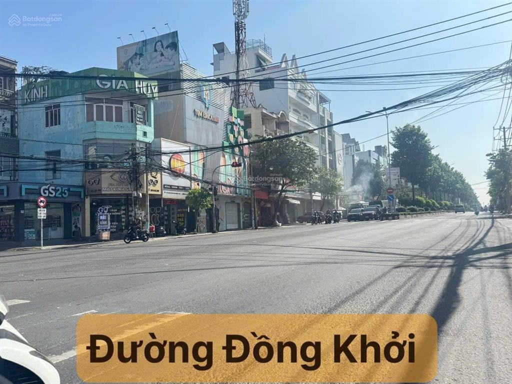 Bán nhà mặt tiền đường đồng khởi biên hoà, ngay ngã 4 đại học đồng nai, 4,2 x 24 nhà 4 tầng, 1 tum