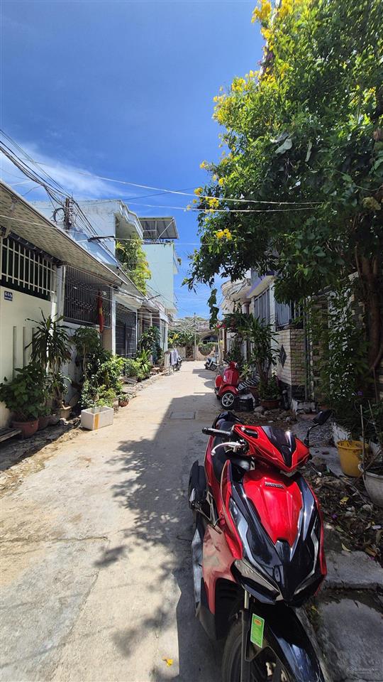 Chỉ 4.85 tỷ lô đất 112,4m2 full thổ cư hẻm ô tô ngay chợ vĩnh hải  cách biển 1km