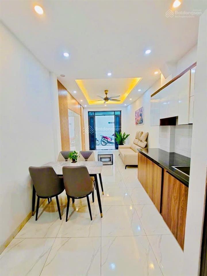 Bán nhà tại nam dư ô tô đỗ sát nhà  kinh doanh online, chỉ 6.x tỷ