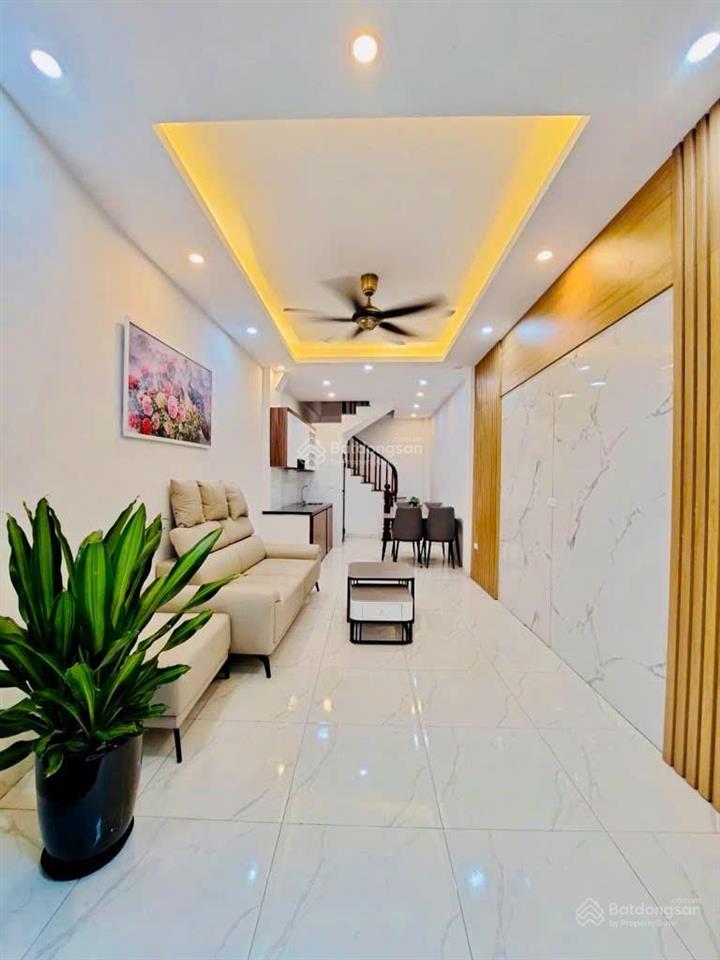 Bán nhà tại nam dư ô tô đỗ sát nhà  kinh doanh online, chỉ 6.x tỷ