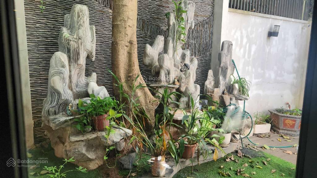 Bán biệt thự kinh doanh đẹp nhất tây nam linh đàm, 250m2 x 4t, nội thất cao cấp. 73 tỷ