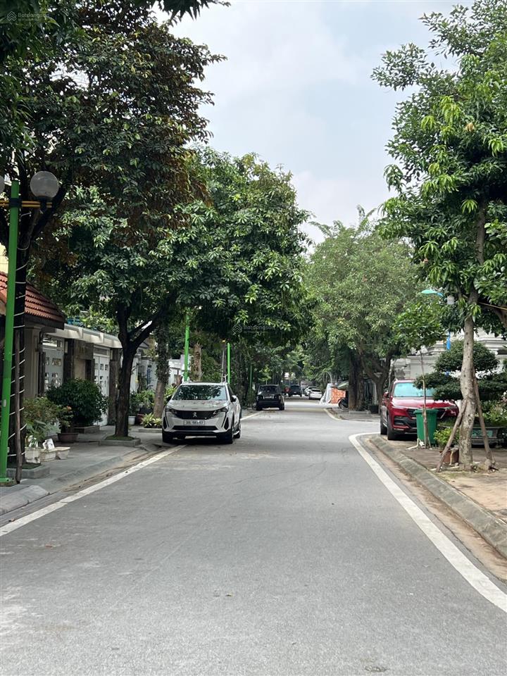 Bán biệt thự kinh doanh đẹp nhất tây nam linh đàm, 250m2 x 4t, nội thất cao cấp. 73 tỷ