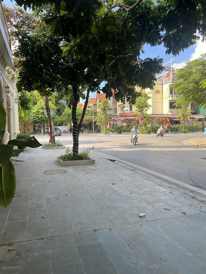 Bán biệt thự kinh doanh đẹp nhất tây nam linh đàm, 250m2 x 4t, nội thất cao cấp. 73 tỷ