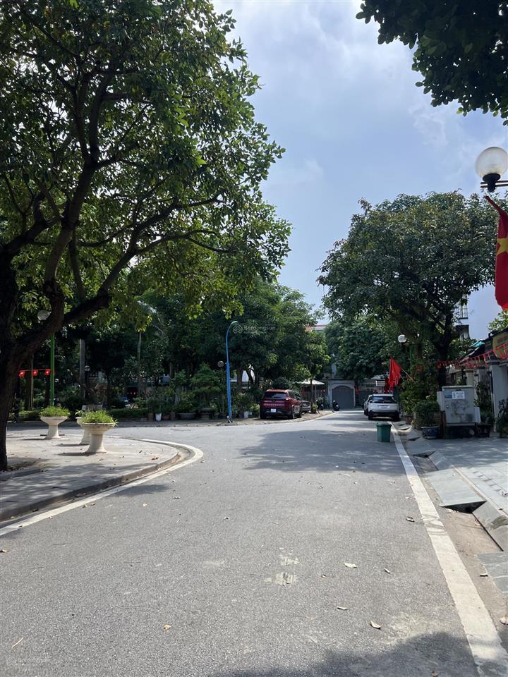 Bán biệt thự kinh doanh đẹp nhất tây nam linh đàm, 250m2 x 4t, nội thất cao cấp. 73 tỷ