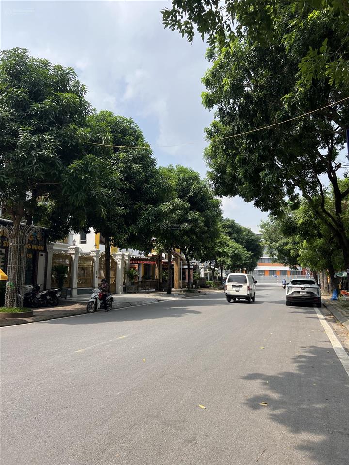 Bán biệt thự kinh doanh đẹp nhất tây nam linh đàm, 250m2 x 4t, nội thất cao cấp. 73 tỷ