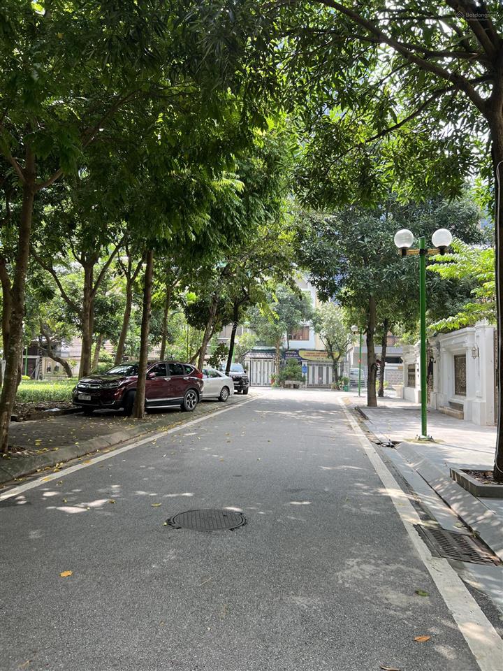 Bán biệt thự kinh doanh đẹp nhất tây nam linh đàm, 250m2 x 4t, nội thất cao cấp. 73 tỷ