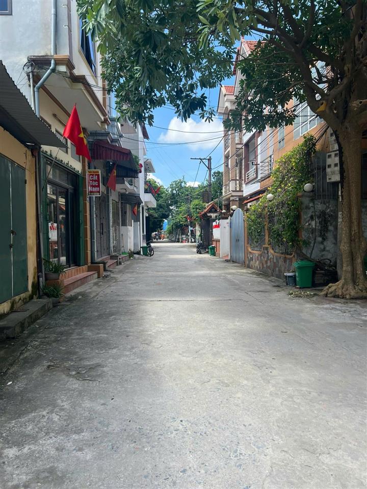 Bán 250m đất dân, mặt tiền 16m căn góc, cạnh chợ vồi thường tín, đường 2 ô tô tránh