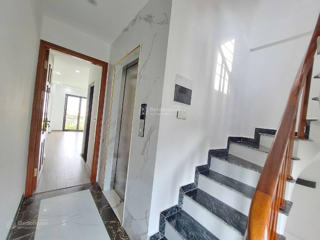 Nhà 6 tầng  thang máy  gara ô tô  đường 7m  kinh doanh đẹp  tứ hiệp  7,7 tỷ