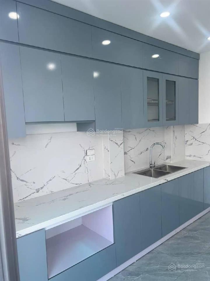 Nhà 6 tầng  thang máy  gara ô tô  đường 7m  kinh doanh đẹp  tứ hiệp  7,7 tỷ