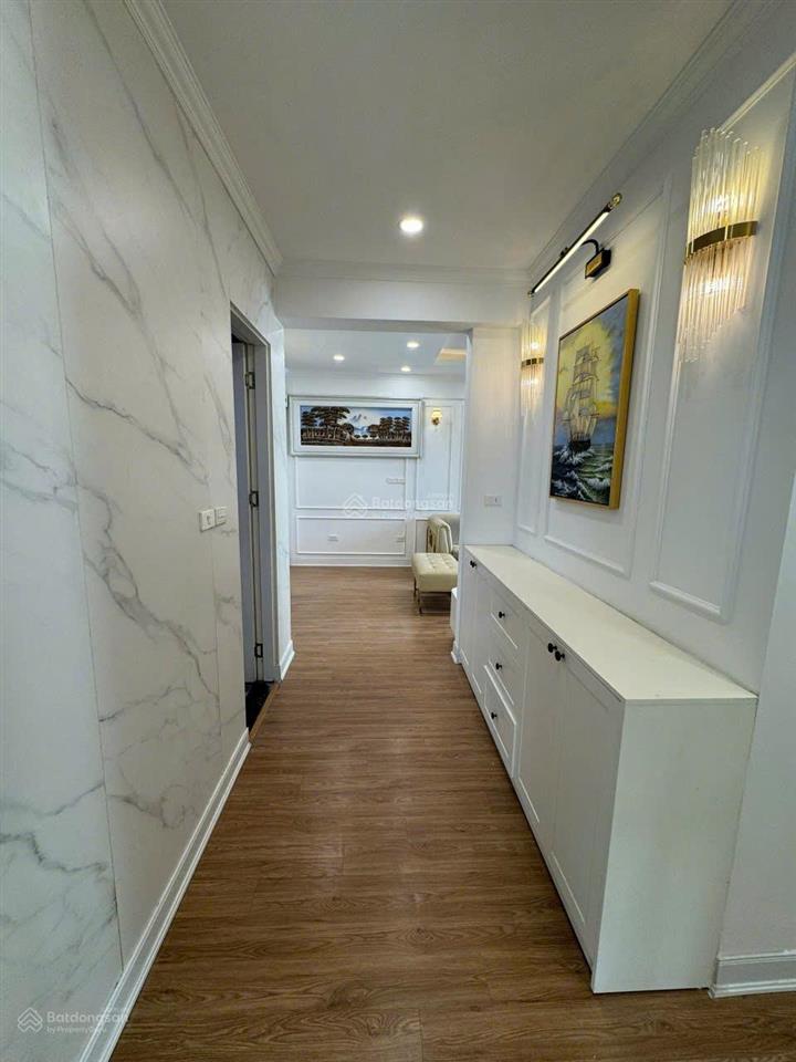 Bán căn góc chung cư rainbow linh đàm, giá 7,9 tỷ, dt 91 m2, 3pn, 2wc, full nội thất