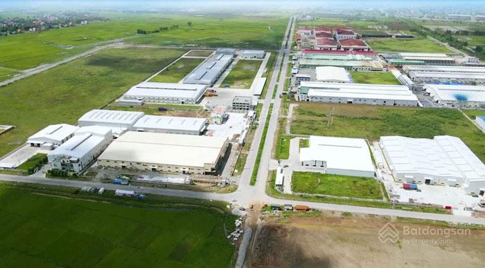 Bán nhà máy 5.221m2, với 6.000m2 sử dụng tại vị trí cụm công nghiệp giữa tp nam định