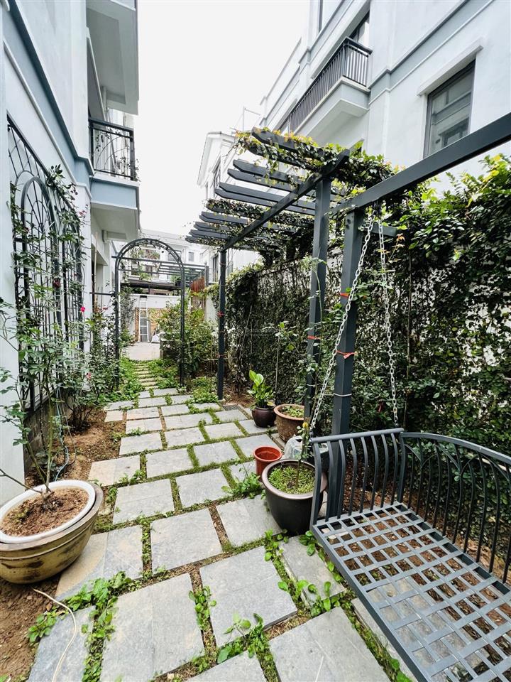 Bán căn song lập gamuda 3 mặt thoáng 120m2 vị trí đẹp view vườn hoa full đồ có thang máy.