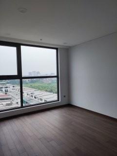 Chính chủ gửi bán căn hộ 89.5m2(2pn 2vs) khai sơn city. nội thất cơ bản gần cầu long biên giá 5,5tỷ