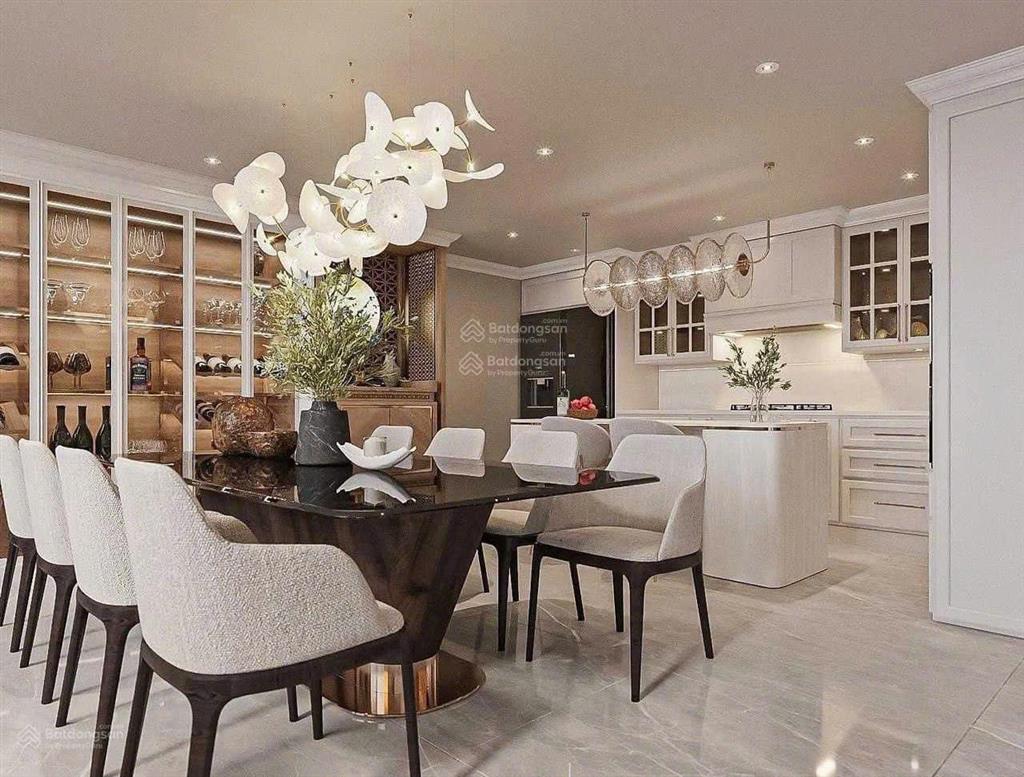 Chính chủ cần bán gấp căn góc 63m2 2pn toà p2, tầng trung, giá chỉ nhỉnh 5 tỷ.  0988 020 ***