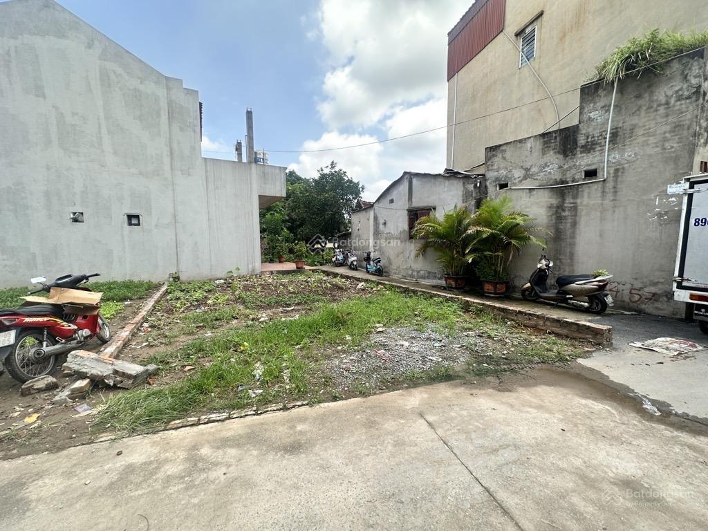 Bán đất chí trung, tân quang 60m2, mặt tiền 6.2m, giá 3.15 tỷ. 800 ra cổng vin, lô góc, ô tô