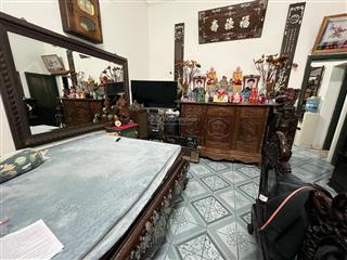 Bán nhà phố âu cơ, tây hồ 200m, mặt tiền 12.3m giá 31 tỷ. dân xây, sân vườn, có sẵn dẫy trọ.