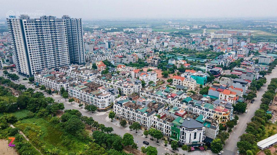 Bán liền kề kinh doanh cho thuê nhanh. mặt tiền 6m. đường 13m. trung tâm gia lâm, dân cư đông