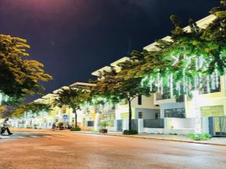 Cần bán gấp biệt thự 198m2, 2 mặt tiền, an quý villa. vị trí cực đẹp, giá rẻ hơn thị trường 2 tỷ