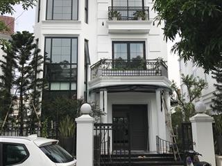 Bt hoa phượng 300m2 hoàn thiện đẹp, mặt vườn hoa công viên, sông sau liền nhà rất rộng, giá 81 tỷ