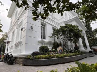 Bán bt bằng lăng 500m2, hoàn thiện đẹp, sau ngã ba sông nội khu, gần vườn hoa công viên, giá 200 tỷ