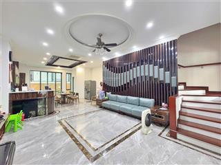 Cho thuê liền kề vinhomes harmony đầy đủ nội thất, 4pn, gần vinschool bên hồ. giá 34tr/tháng
