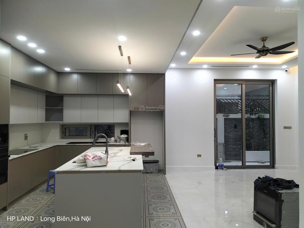 Bán biệt thự siêu đẹp view vườn hoa, 5 tầng, 499m2 sàn, đt việt hưng, p việt hưng, hà nội