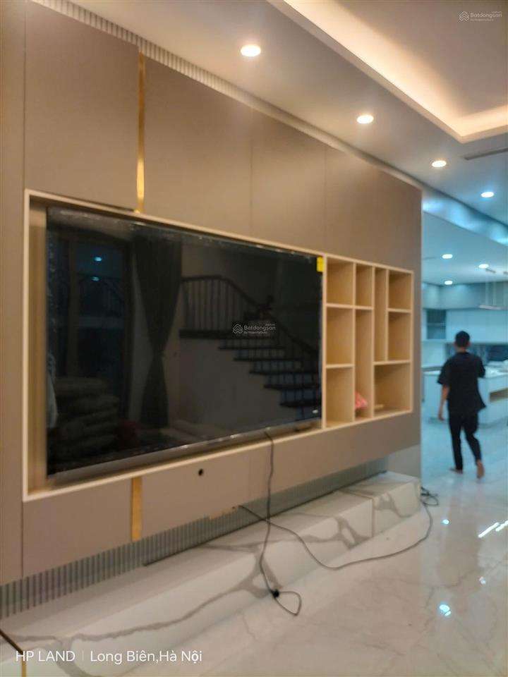 Bán biệt thự siêu đẹp view vườn hoa, 5 tầng, 499m2 sàn, đt việt hưng, p việt hưng, hà nội