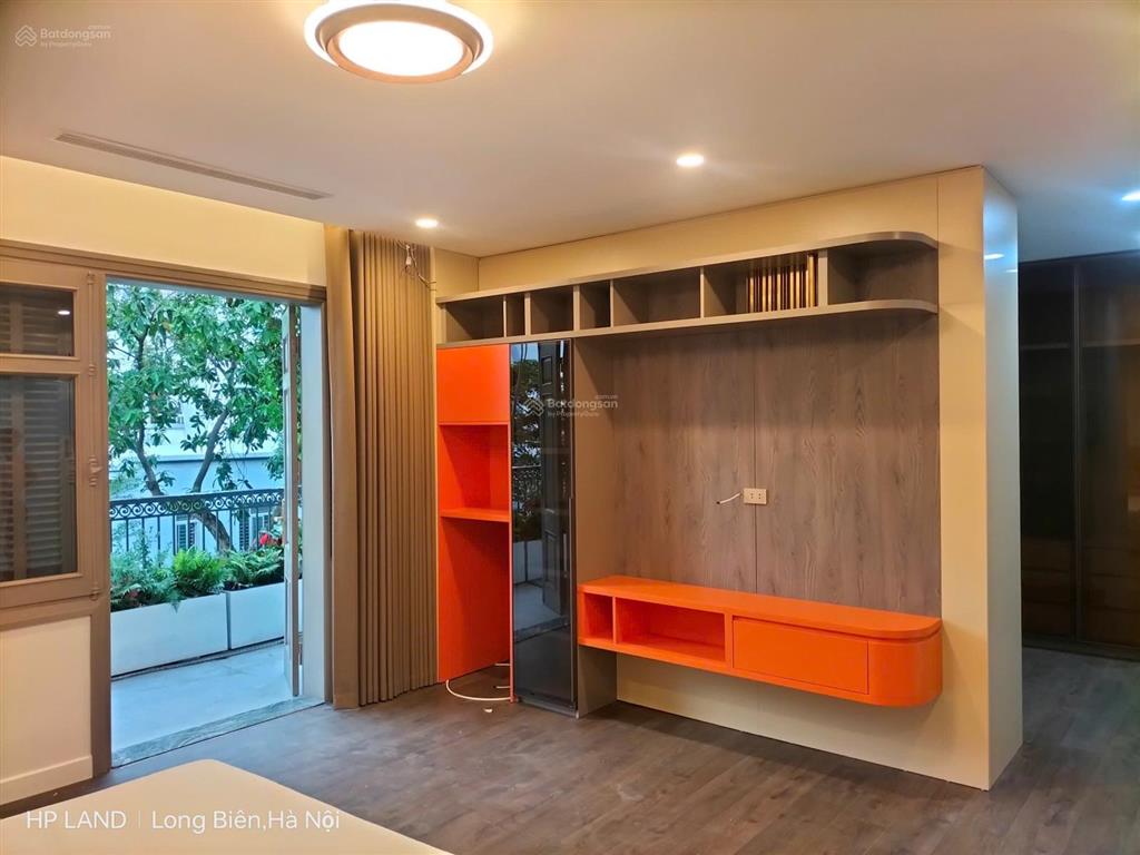 Bán biệt thự siêu đẹp view vườn hoa, 5 tầng, 499m2 sàn, đt việt hưng, p việt hưng, hà nội