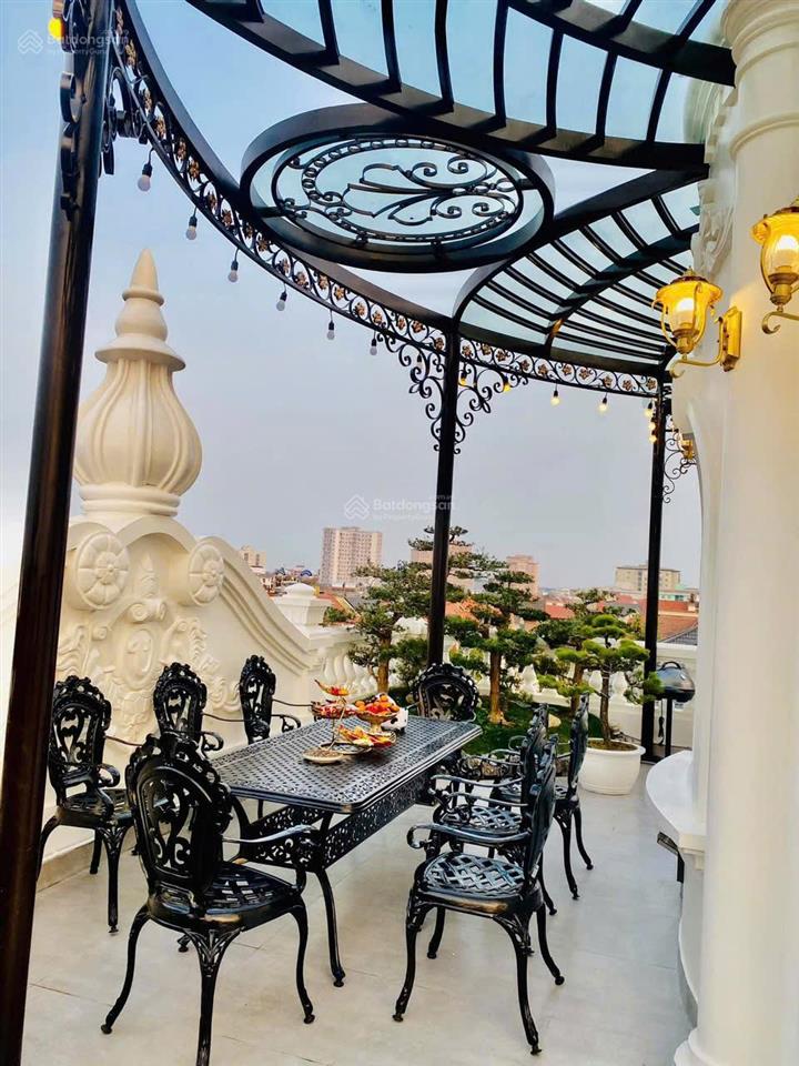 Siêu phẩm biệt thự tân cổ điển, góc mt 31m 4,5 tầng, thang máy fun đồ xịn từ trong ra ngoài