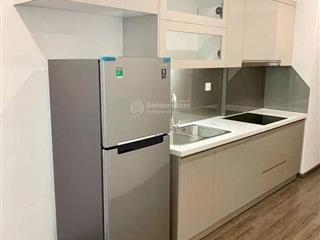 Em cần cho thuê căn 2pn 1vs full đầy đủ nội thất, giá 11tr/tháng tại vinhomes symphony