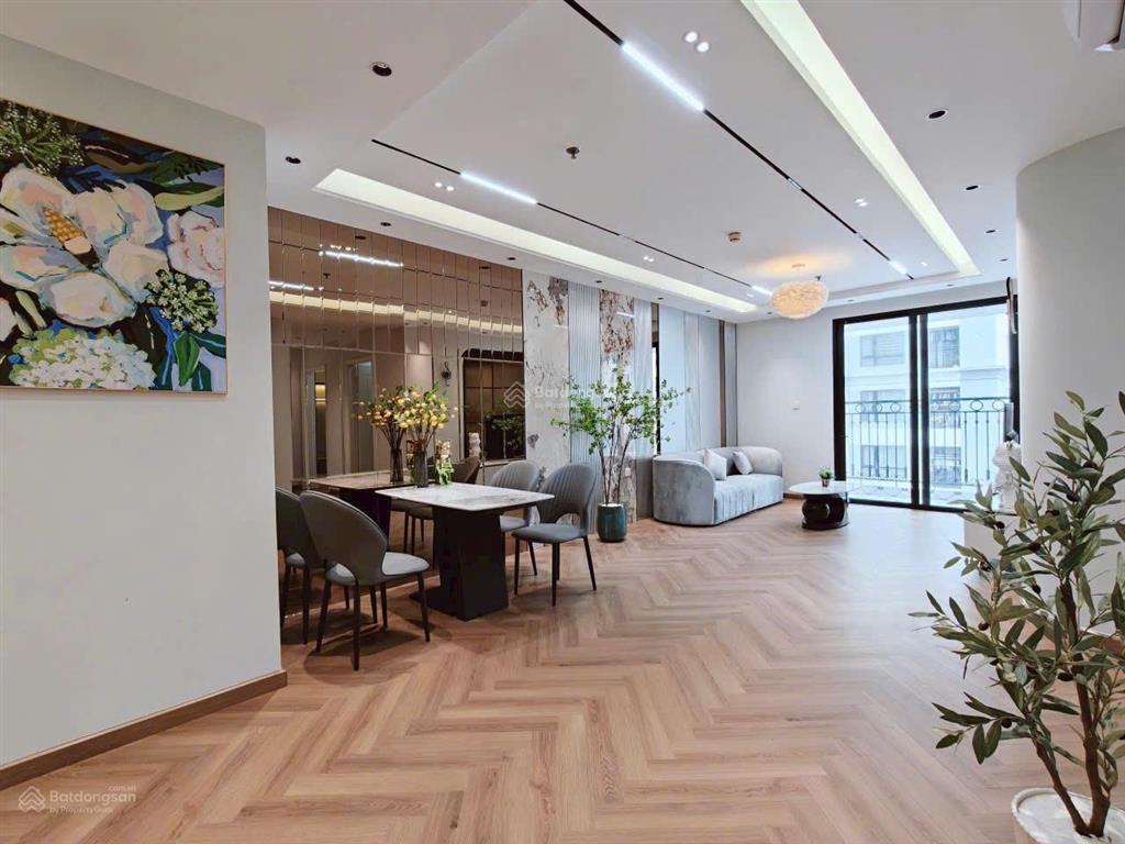 Bán gấp ch times city 110m² 3pn, giá 10,6 tỷ full nội thất. có slot xe ô tô
