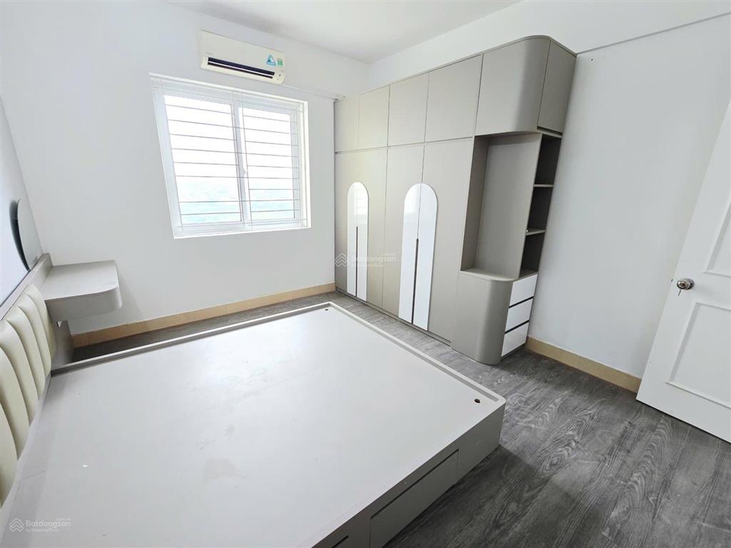 Duy nhất căn chung cư 3 phòng ngủ, view hồ quận uỷ , full đồ tại long biên. 0936 213 ***