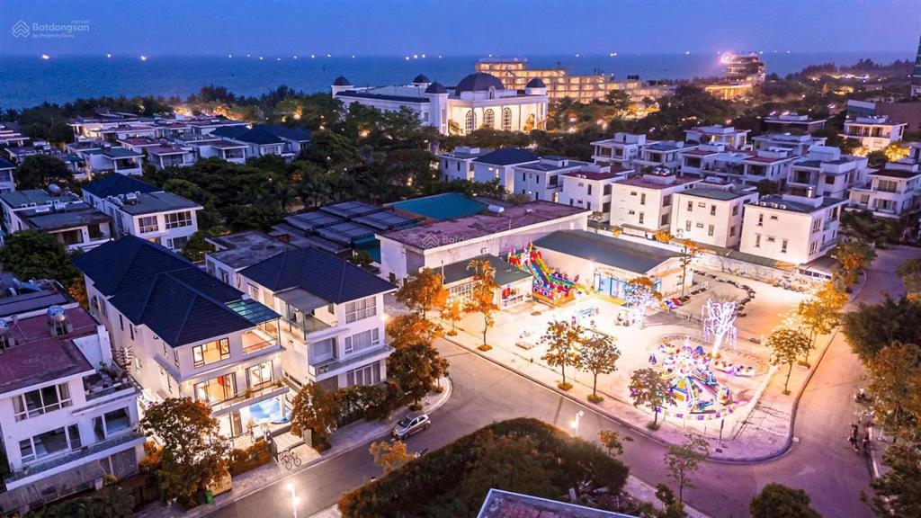 Cần bán nhanh căn biệt thự ven biển giá cắt lỗ