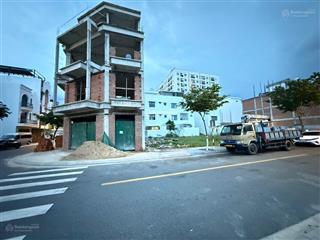 Cần bán lô kề góc đối diện công viên đường b7 kđt vcn phước long ii, nha trang, giá hạ còn 7,6 tỷ