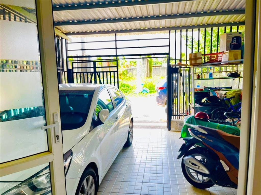 Căn nhà lầu giá rẻ còn sót lại. bán nhà kdc u&i tại nguyễn văn lộng bình nhâm, thuận an