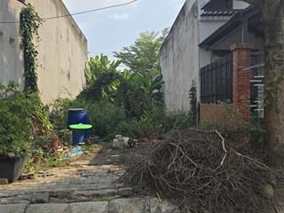 Đối diện trường học, cách 70m, mặt tiền đường nhựa 14m, nền 5x17 xây dựng tự do, sổ hồng sẵn