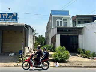 Mặt tiền kinh doanh, gần ngay ngã 4 đức lập, nền sẵn cao ráo, cực v.i.p
