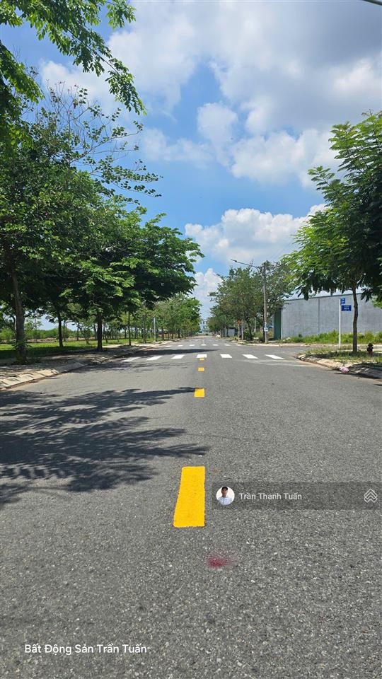 Hiếm, kdc xuyên á, nền góc 3 mặt tiền đường, view công viên cây xanh bờ kênh