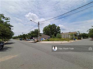 Hiếm, nền góc 3 mặt tiền đường, view công viên cây xanh bờ kênh