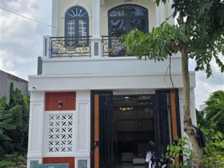 Nhà mặt tiền đường nhựa 14m, ngay trường học, 5x15 sổ hồng hoàn công
